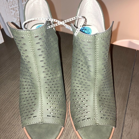 Open toe bootie - Picture 4 of 4